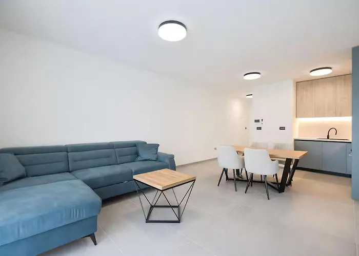 2 Bedroom Awesome In *