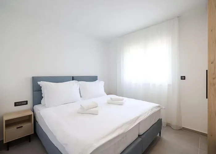 Apartment 2 Bedroom Awesome In Privlaka (Zadar)