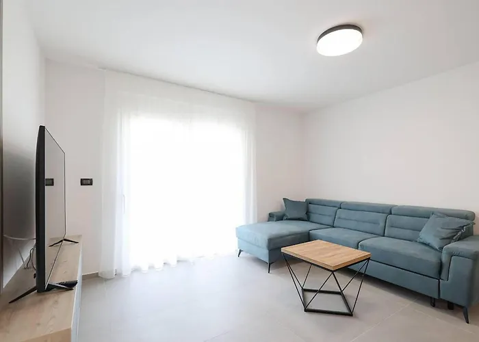 Апартаменты 2 Bedroom Awesome In *